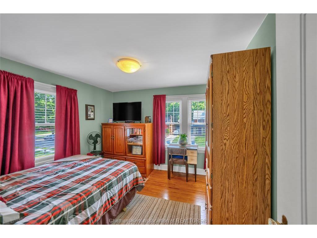 









210-212


Elizabeth

Street,
Chatham,




ON
N7L 2Y7

