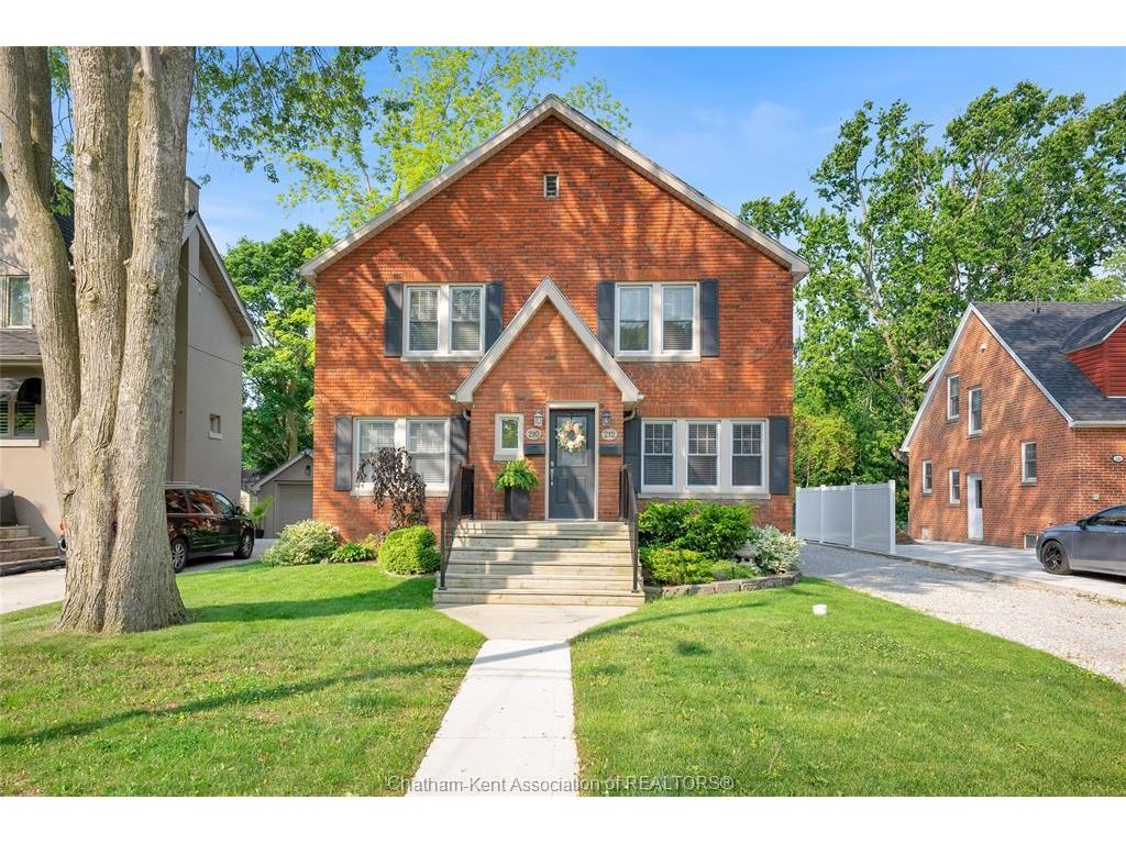 









210-212


Elizabeth

Street,
Chatham,




ON
N7L 2Y7

