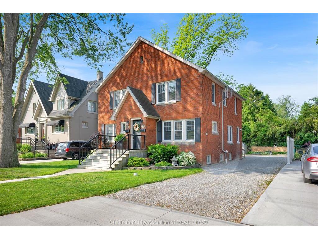 









210-212


Elizabeth

Street,
Chatham,




ON
N7L 2Y7

