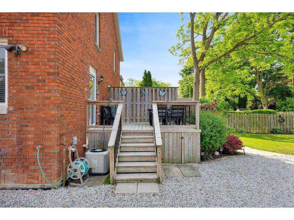 









210-212


Elizabeth

Street,
Chatham,




ON
N7L 2Y7

