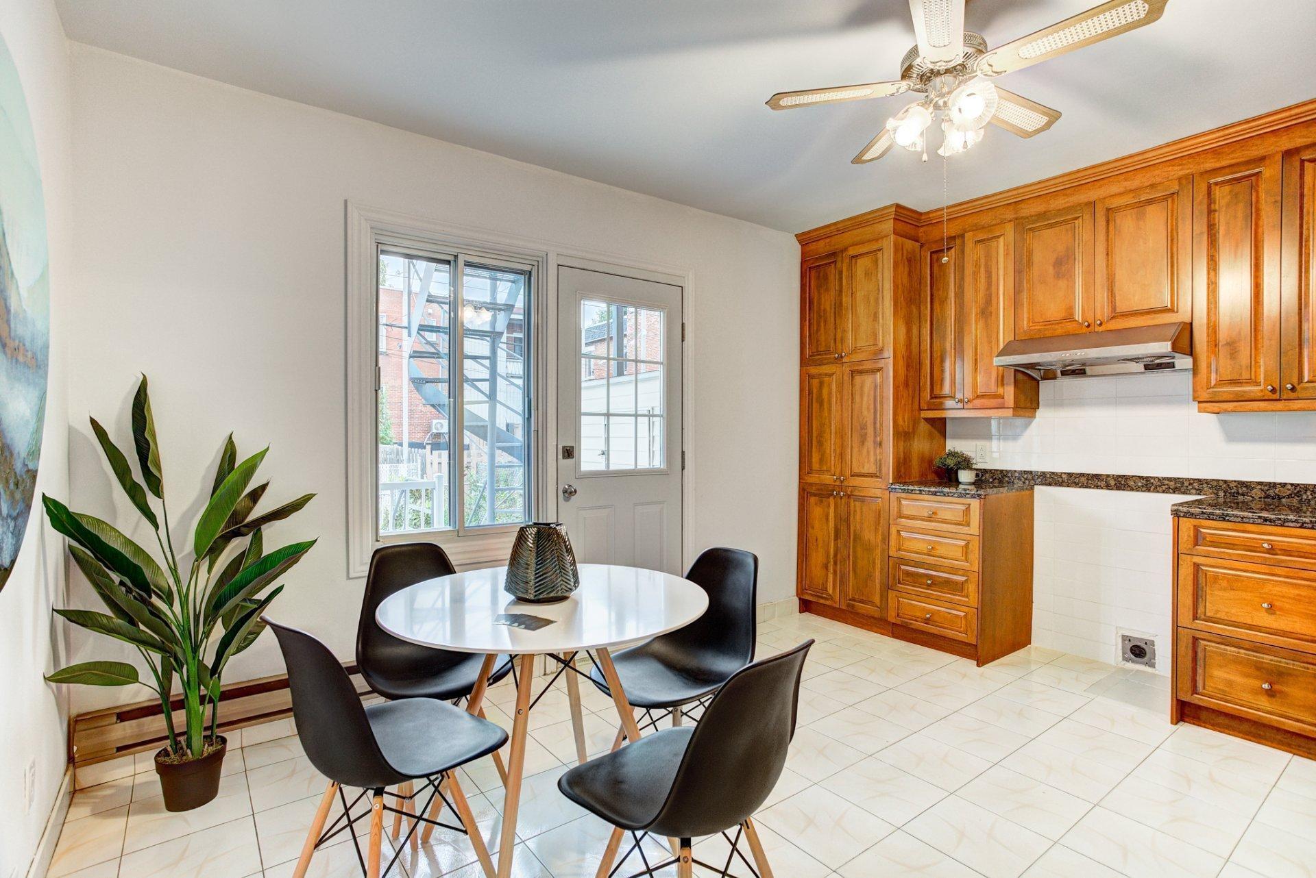 









7312

 - 7314


Av. De Lorimier

,
Montréal (Villeray/Saint-Michel/Parc-Extension),




QC
H2E2P1

