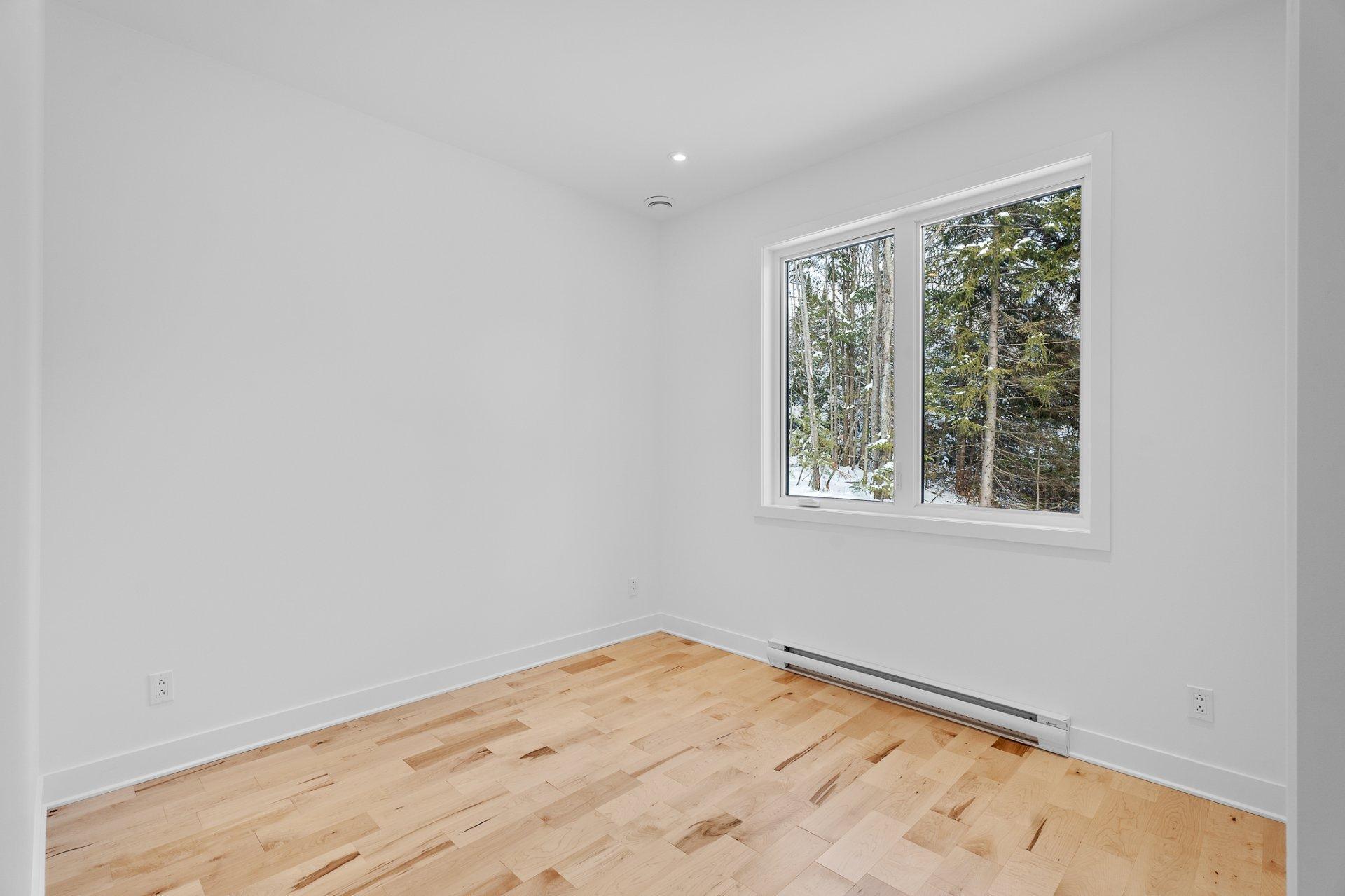 









1717


Ch. du 1er-Rang

,
Sainte-Lucie-des-Laurentides,




QC
J0T2J0

