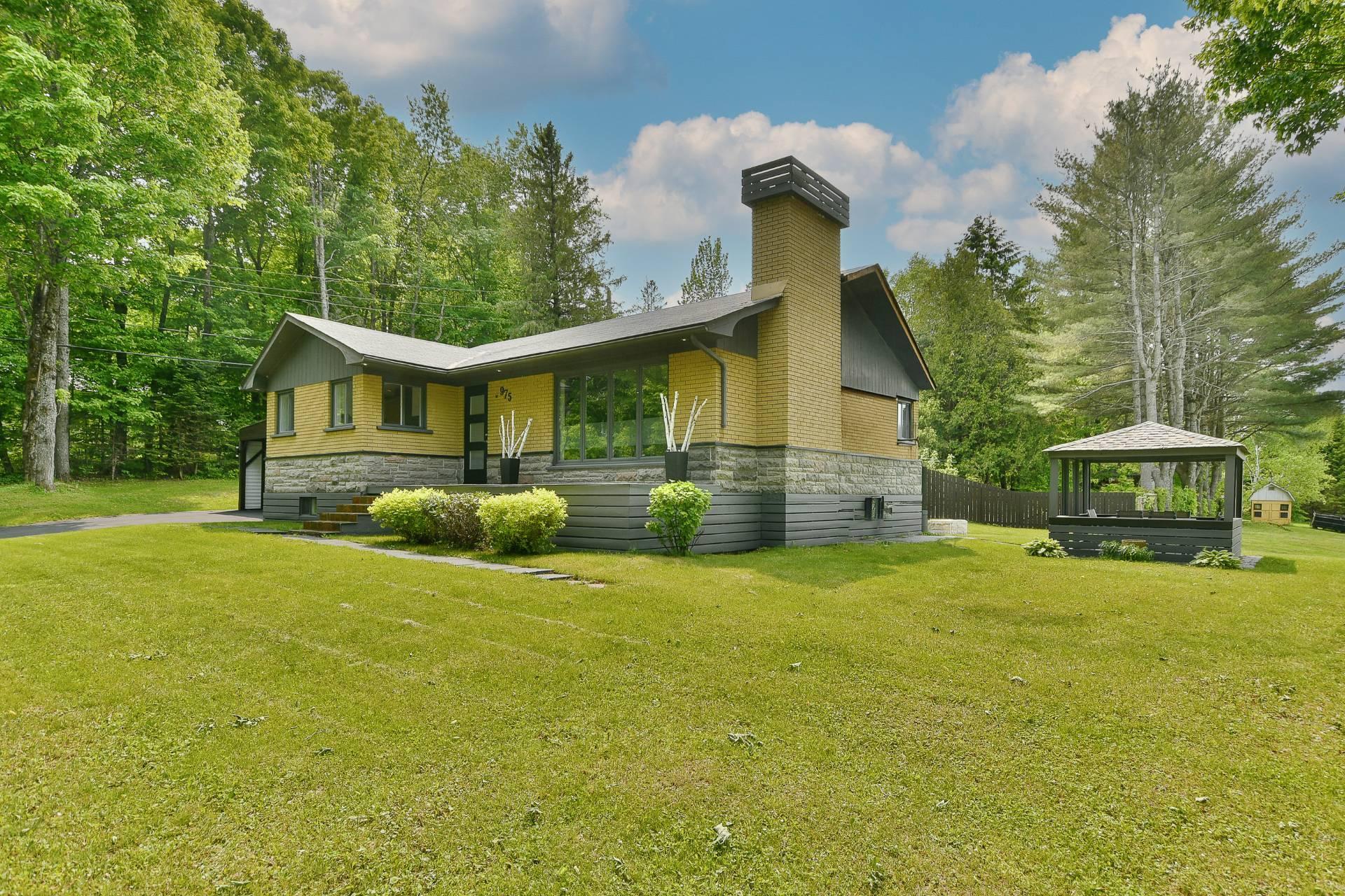 









975


Mtée Ste-Thérèse

,
Prévost,




QC
J0R1T0

