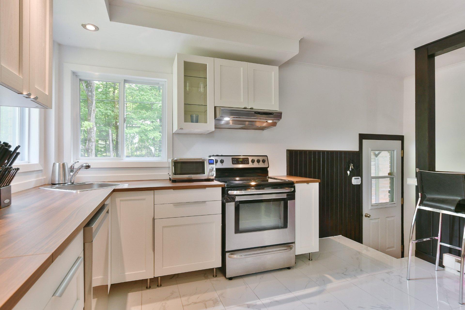 









975


Mtée Ste-Thérèse

,
Prévost,




QC
J0R1T0

