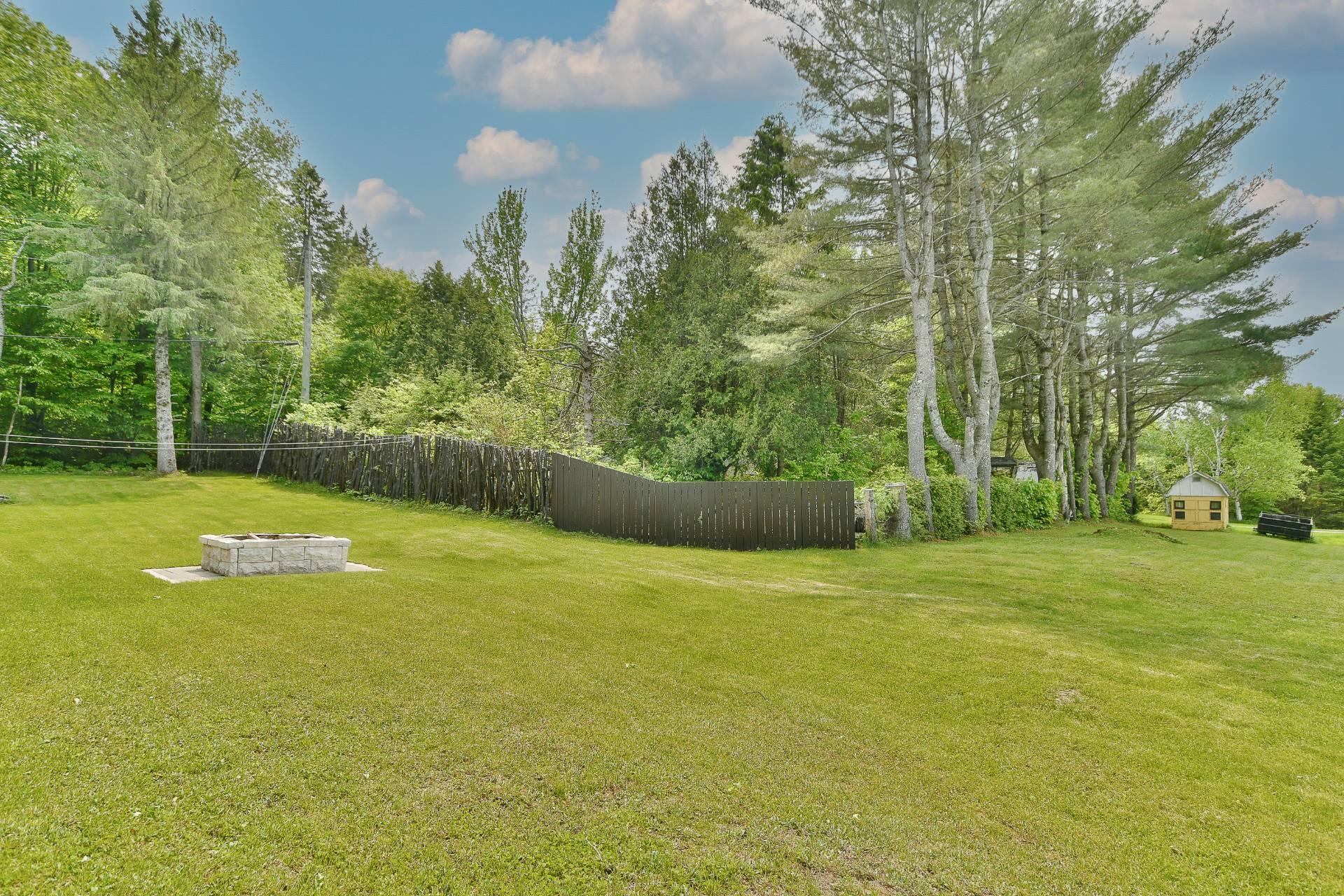 









975


Mtée Ste-Thérèse

,
Prévost,




QC
J0R1T0

