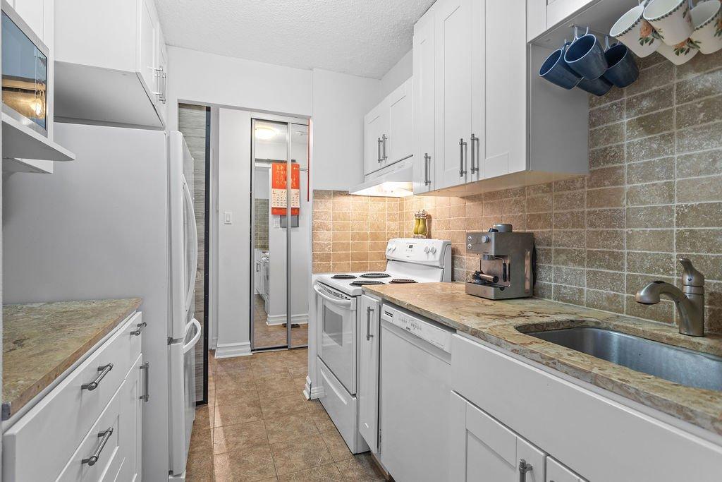 









2555


Av. du Havre-des-Îles

, 1103,
Laval (Chomedey),




QC
H7W4R4

