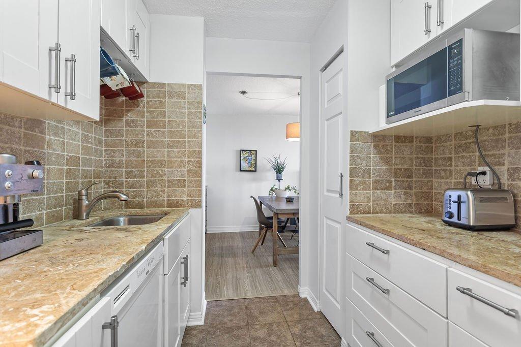 









2555


Av. du Havre-des-Îles

, 1103,
Laval (Chomedey),




QC
H7W4R4

