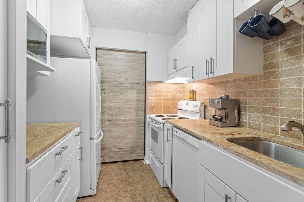 









2555


Av. du Havre-des-Îles

, 1103,
Laval (Chomedey),




QC
H7W4R4

