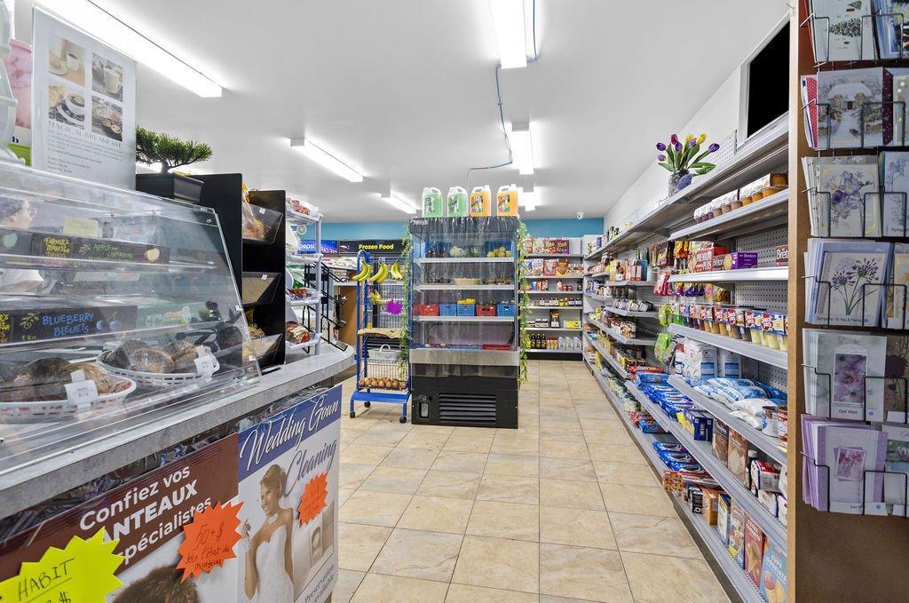 









2555


Av. du Havre-des-Îles

, 1103,
Laval (Chomedey),




QC
H7W4R4


