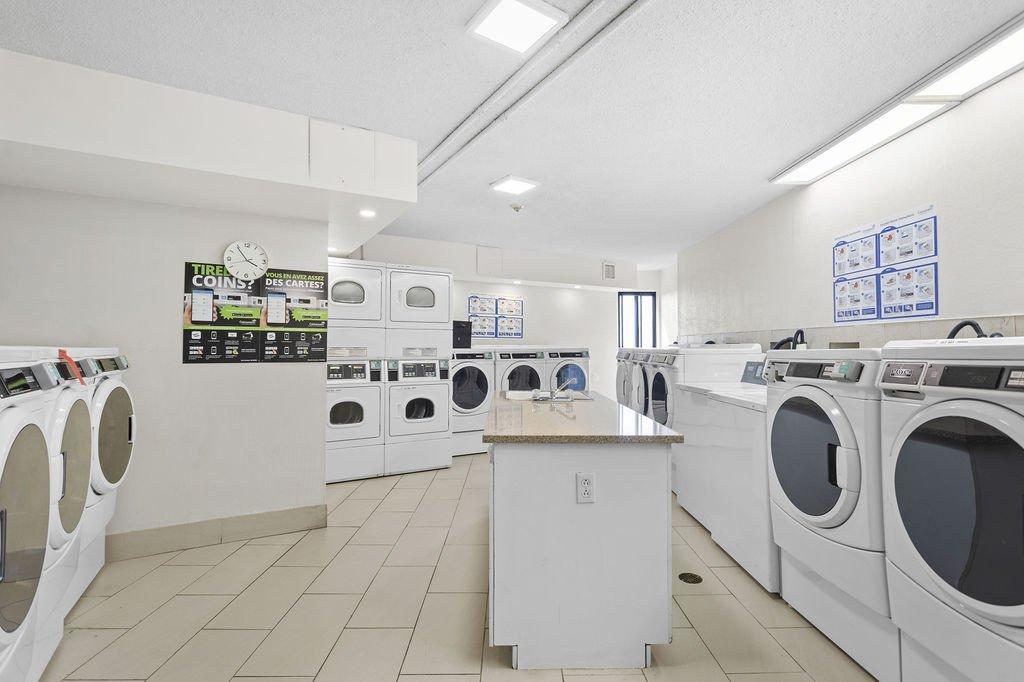 









2555


Av. du Havre-des-Îles

, 1103,
Laval (Chomedey),




QC
H7W4R4

