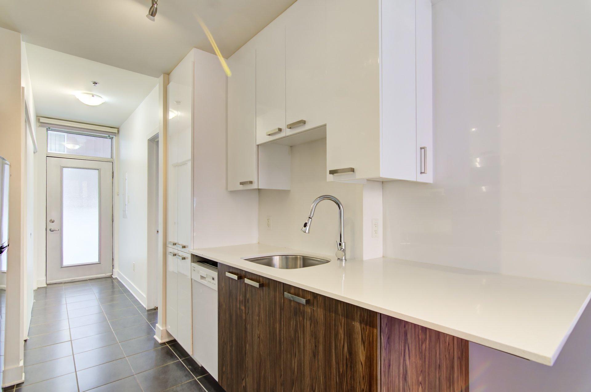 









5200


Av. Gatineau

, B202,
Montréal (Côte-des-Neiges/Notre-Dame-de-Grâce),




QC
H3T1W9

