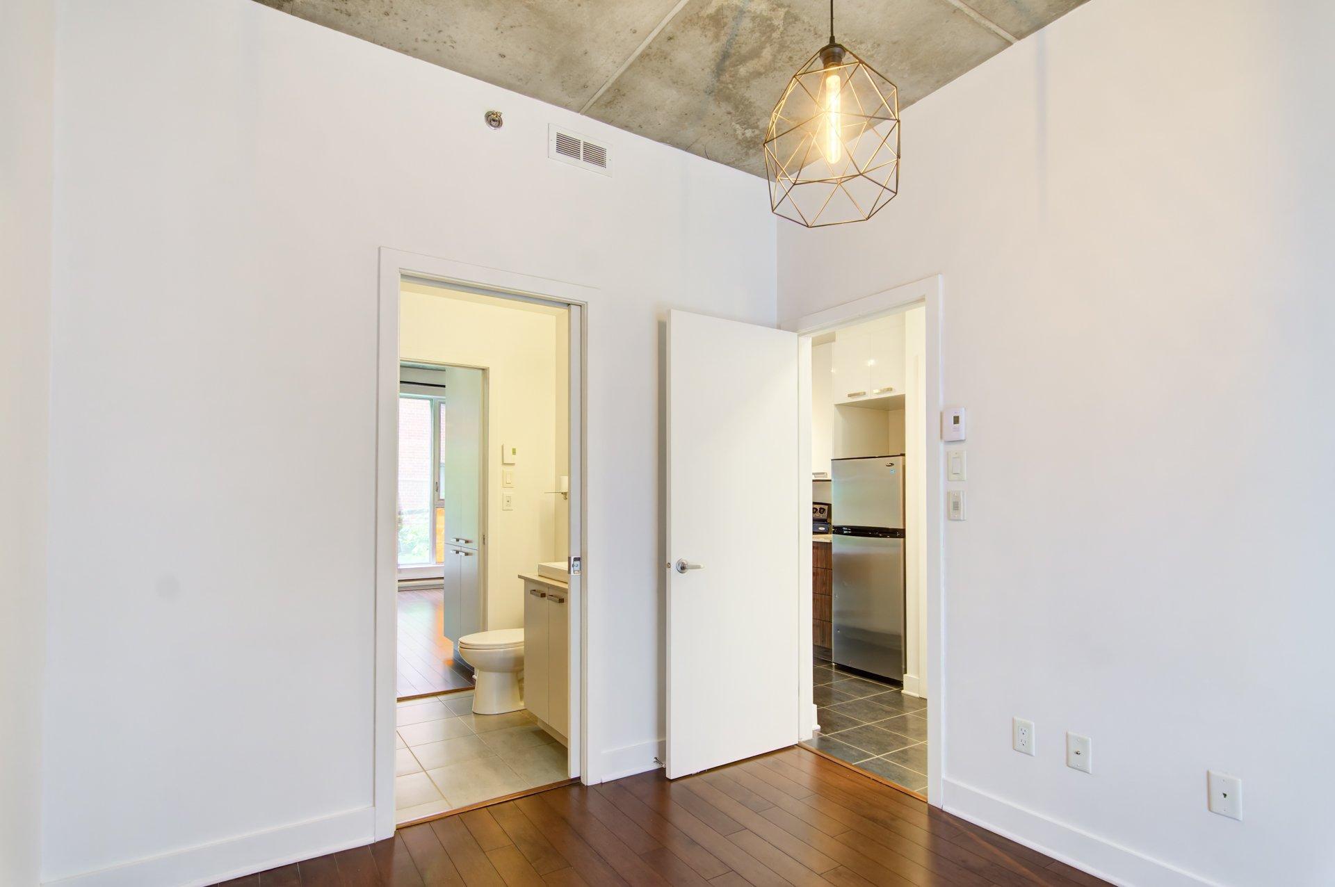 









5200


Av. Gatineau

, B202,
Montréal (Côte-des-Neiges/Notre-Dame-de-Grâce),




QC
H3T1W9


