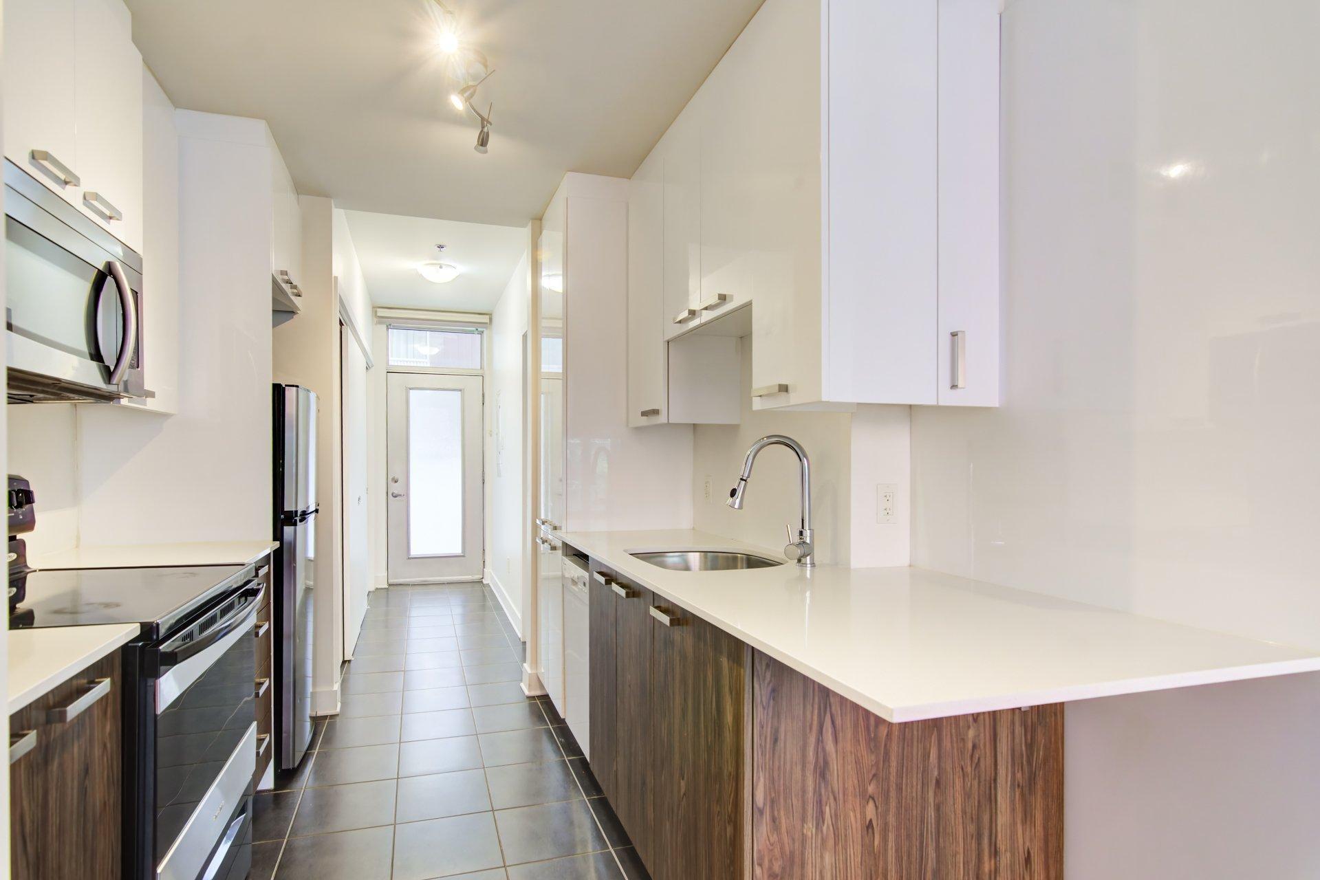 









5200


Av. Gatineau

, B202,
Montréal (Côte-des-Neiges/Notre-Dame-de-Grâce),




QC
H3T1W9

