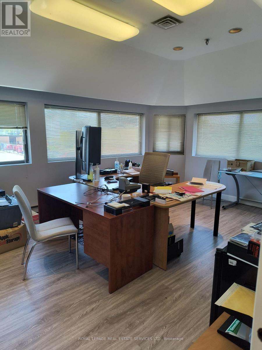 












2A - 12 UPJOHN ROAD

,
Toronto,




Ontario
M3B2V9

