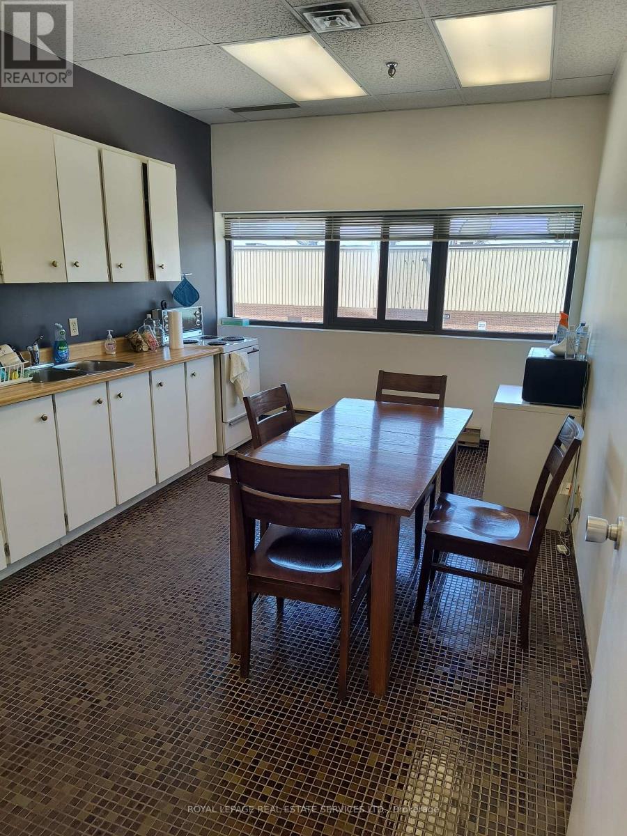 












2A - 12 UPJOHN ROAD

,
Toronto,




Ontario
M3B2V9

