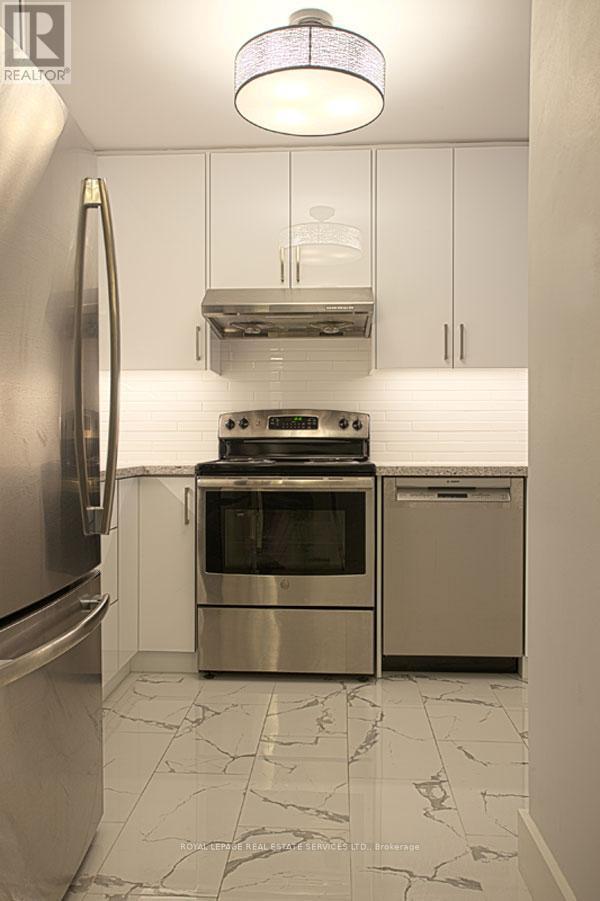 












1204 - 100 UPPER MADISON AVENUE

,
Toronto,




Ontario
M2N6M4

