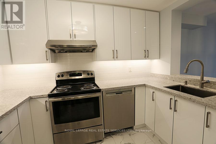 












1204 - 100 UPPER MADISON AVENUE

,
Toronto,




Ontario
M2N6M4

