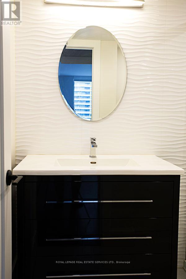 












1204 - 100 UPPER MADISON AVENUE

,
Toronto,




Ontario
M2N6M4

