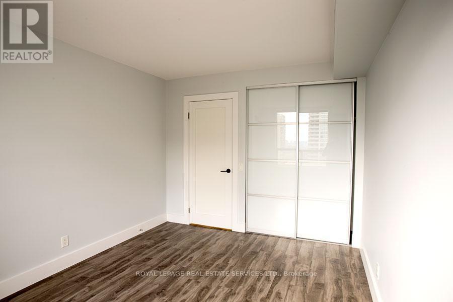 












1204 - 100 UPPER MADISON AVENUE

,
Toronto,




Ontario
M2N6M4

