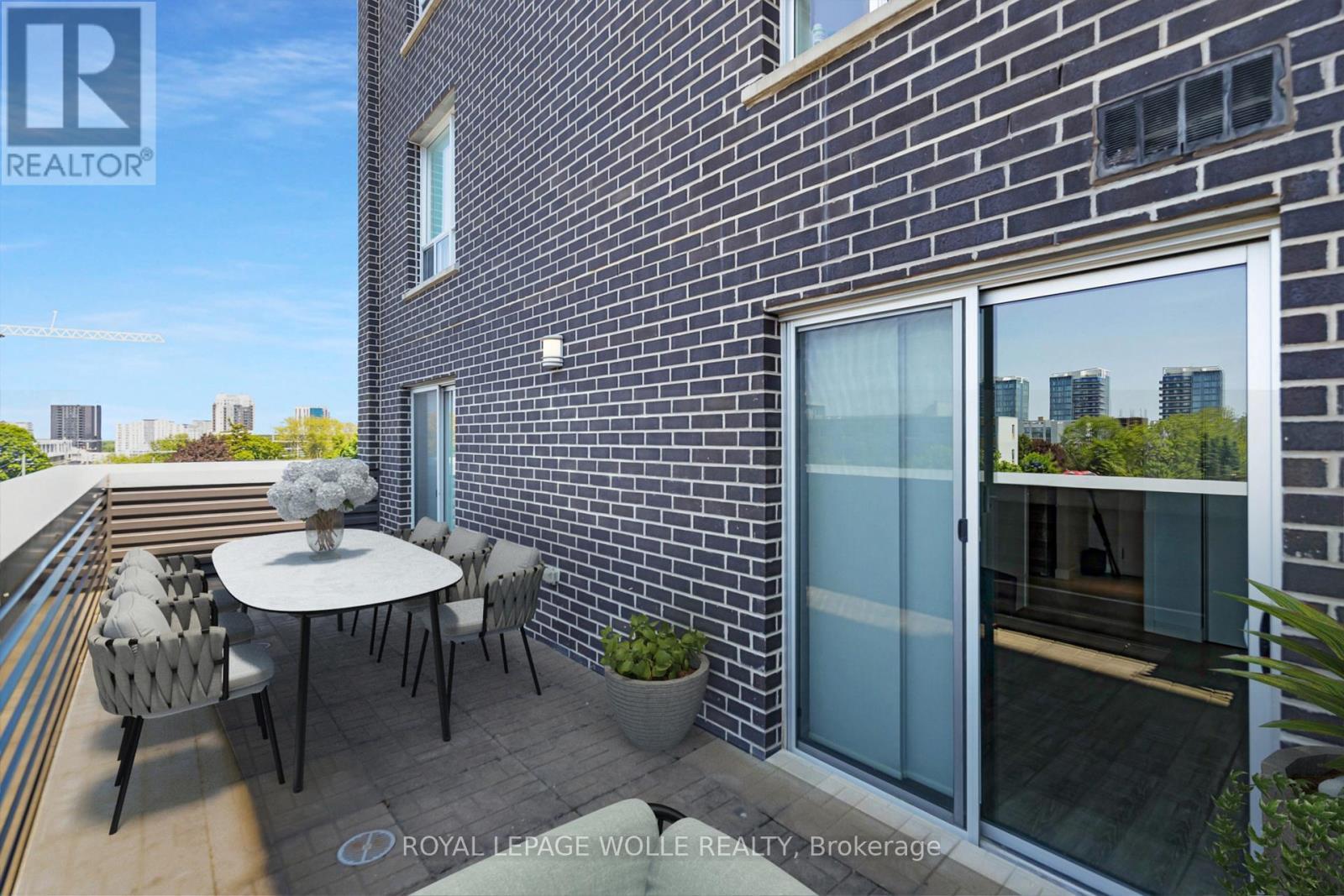 












404 - 280 LESTER STREET

,
Waterloo,




Ontario
N2L0G2

