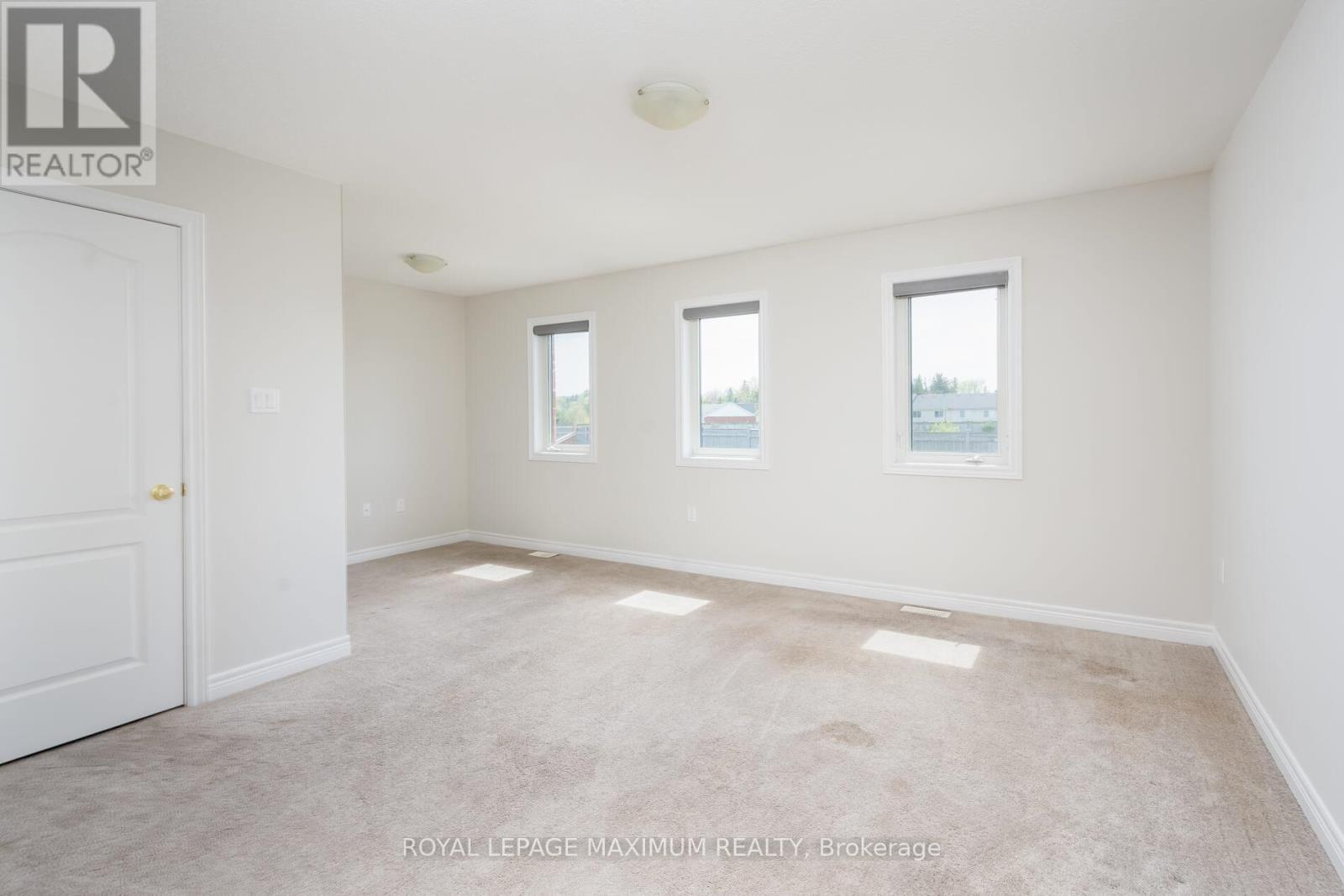 












137 HUTCHINSON DRIVE

,
New Tecumseth,




Ontario
L9R0P6

