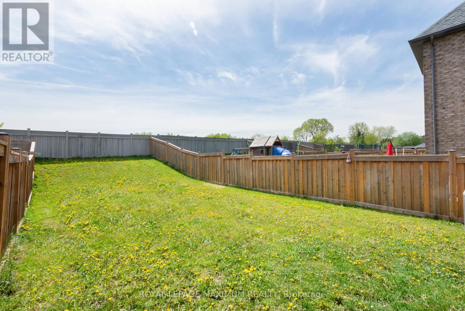 












137 HUTCHINSON DRIVE

,
New Tecumseth,




Ontario
L9R0P6

