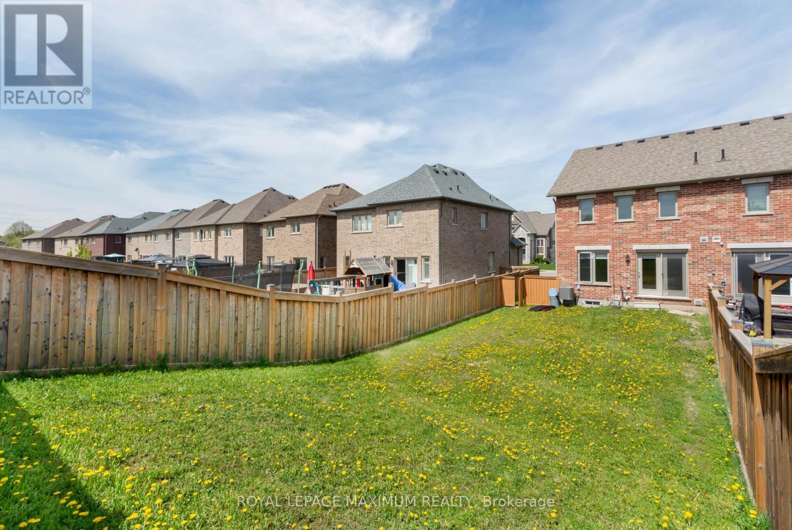 












137 HUTCHINSON DRIVE

,
New Tecumseth,




Ontario
L9R0P6

