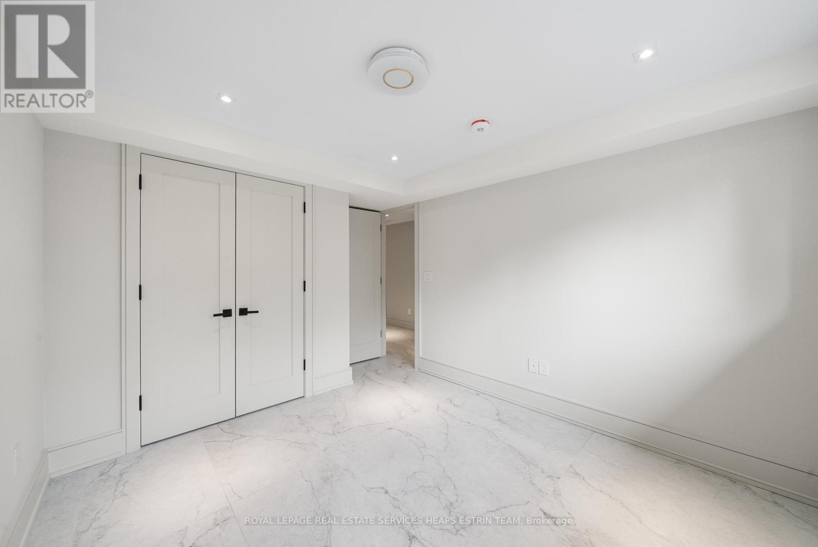 












168 GLENVALE BOULEVARD

,
Toronto,




Ontario
M4G2W3

