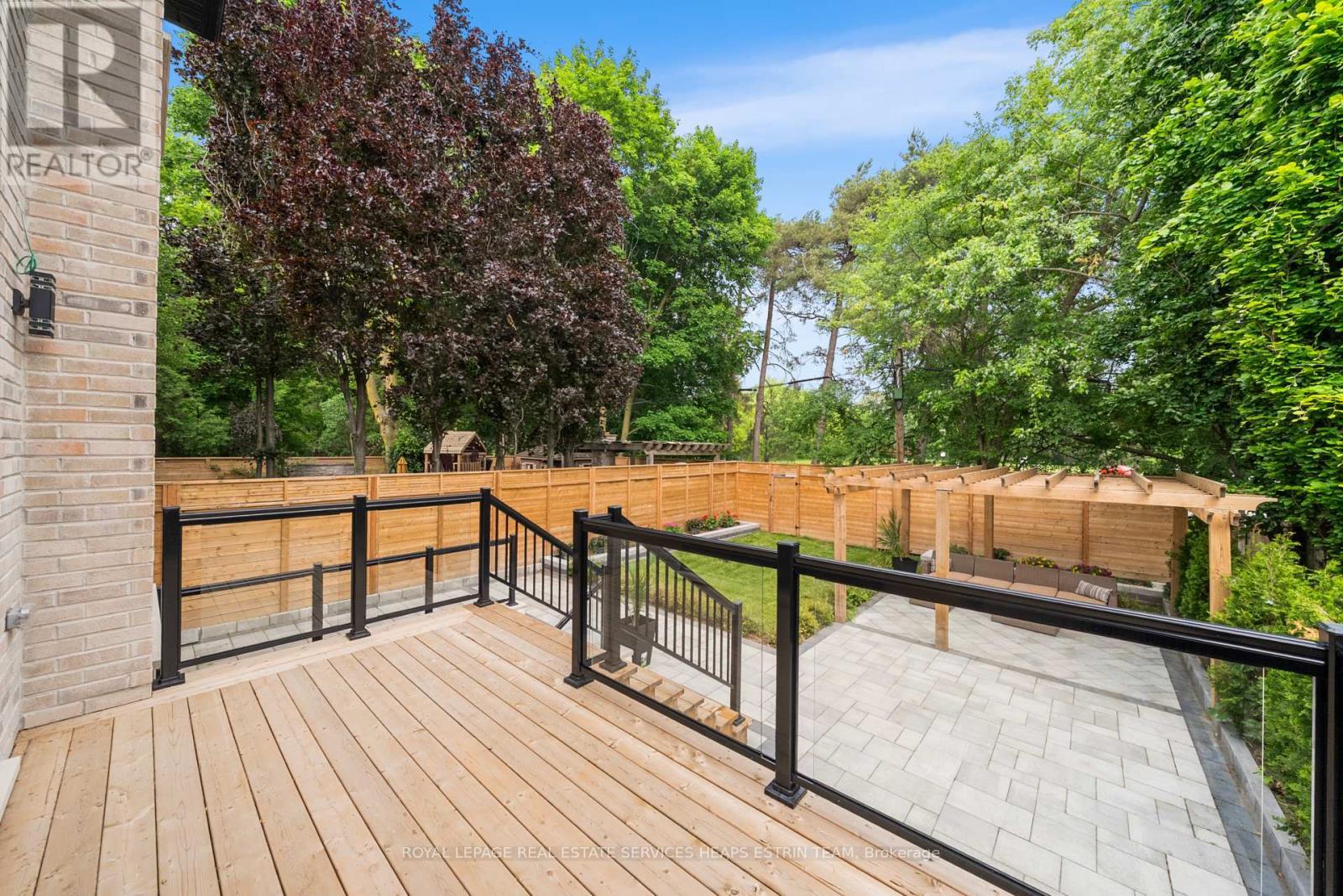 












168 GLENVALE BOULEVARD

,
Toronto,




Ontario
M4G2W3


