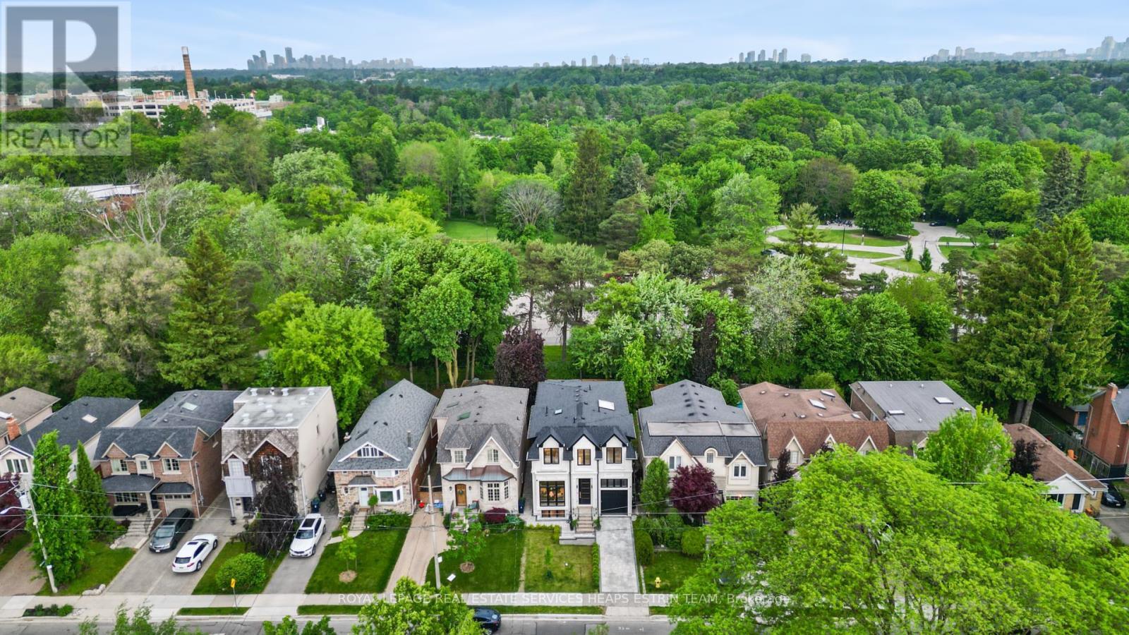 












168 GLENVALE BOULEVARD

,
Toronto,




Ontario
M4G2W3

