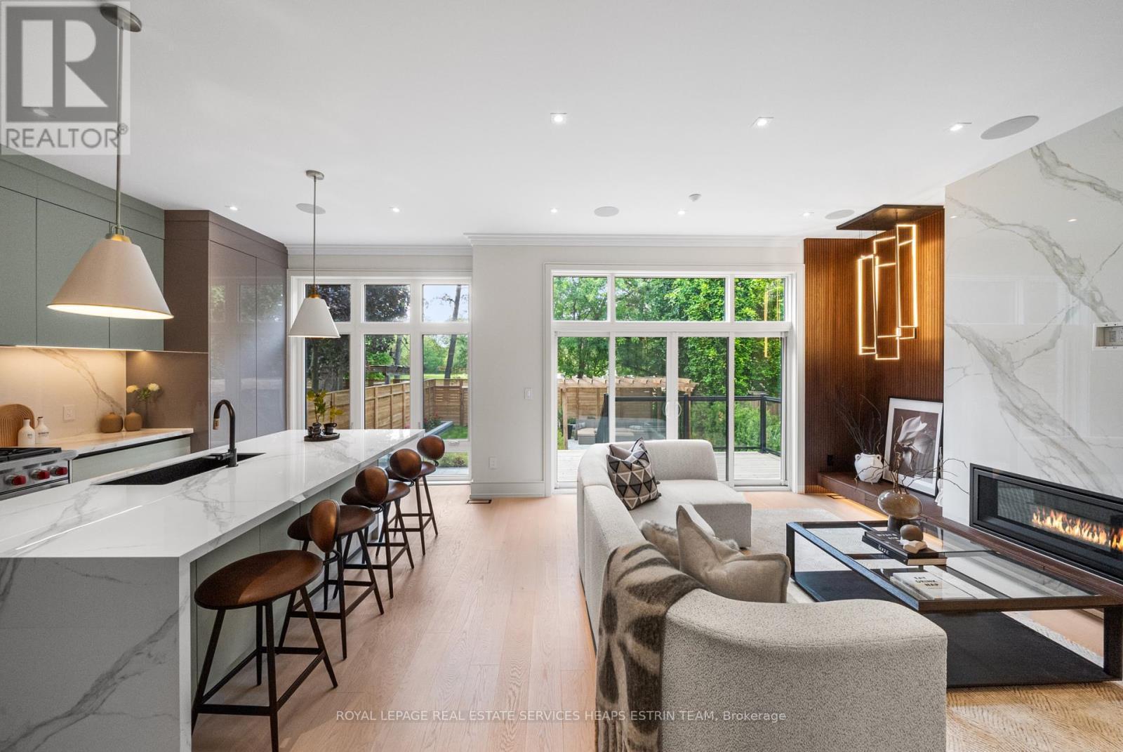 












168 GLENVALE BOULEVARD

,
Toronto,




Ontario
M4G2W3

