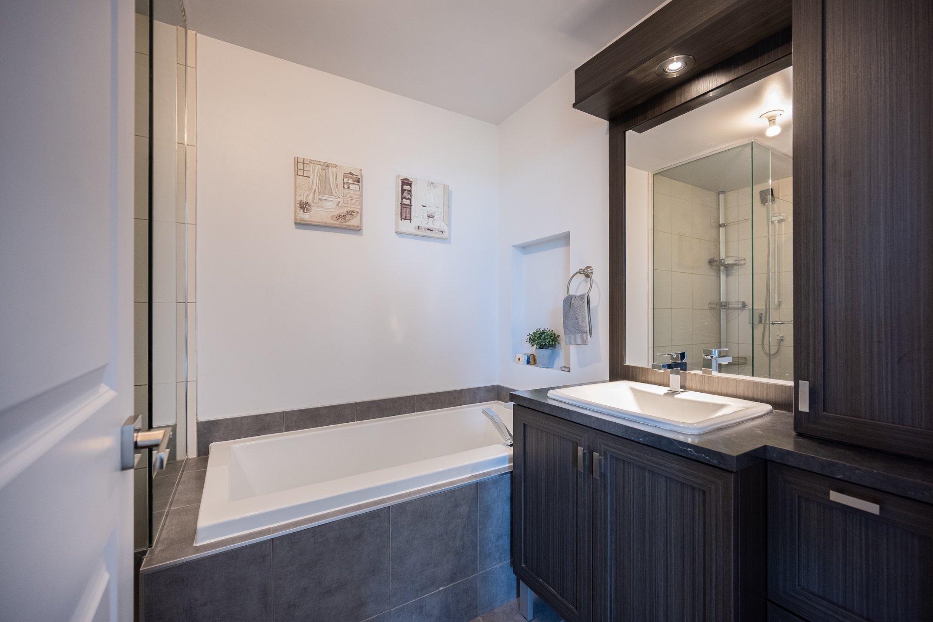 









4151


Rue De Salaberry

, 307,
Montréal (Ahuntsic-Cartierville),




QC
H4J1H2

