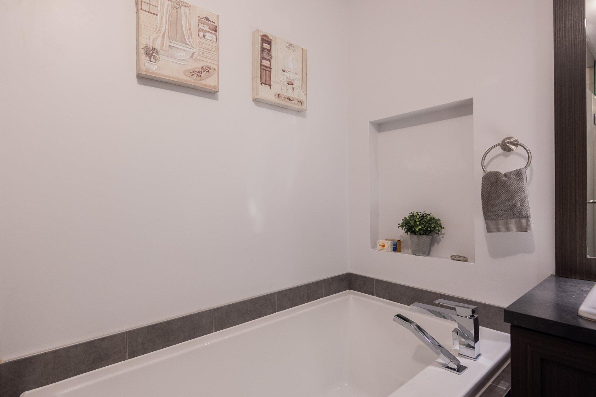 









4151


Rue De Salaberry

, 307,
Montréal (Ahuntsic-Cartierville),




QC
H4J1H2

