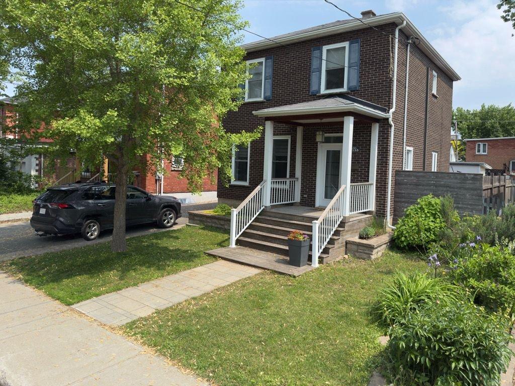 









1155


Rue St-Germain

,
Montréal (Saint-Laurent),




QC
H4L3S4


