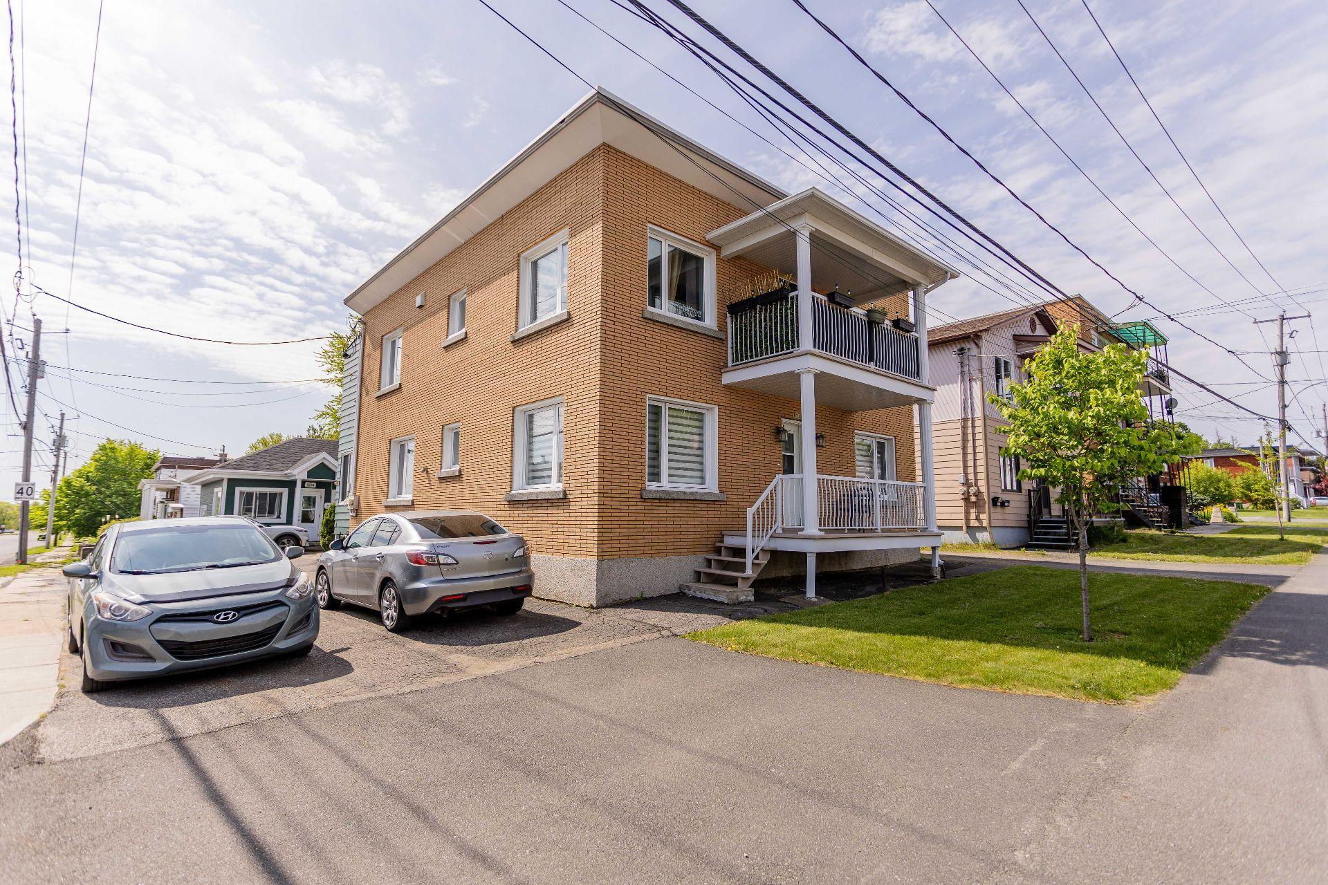 









3722

 - 3734


Boul. des Hêtres

,
Shawinigan,




QC
G9N4T6

