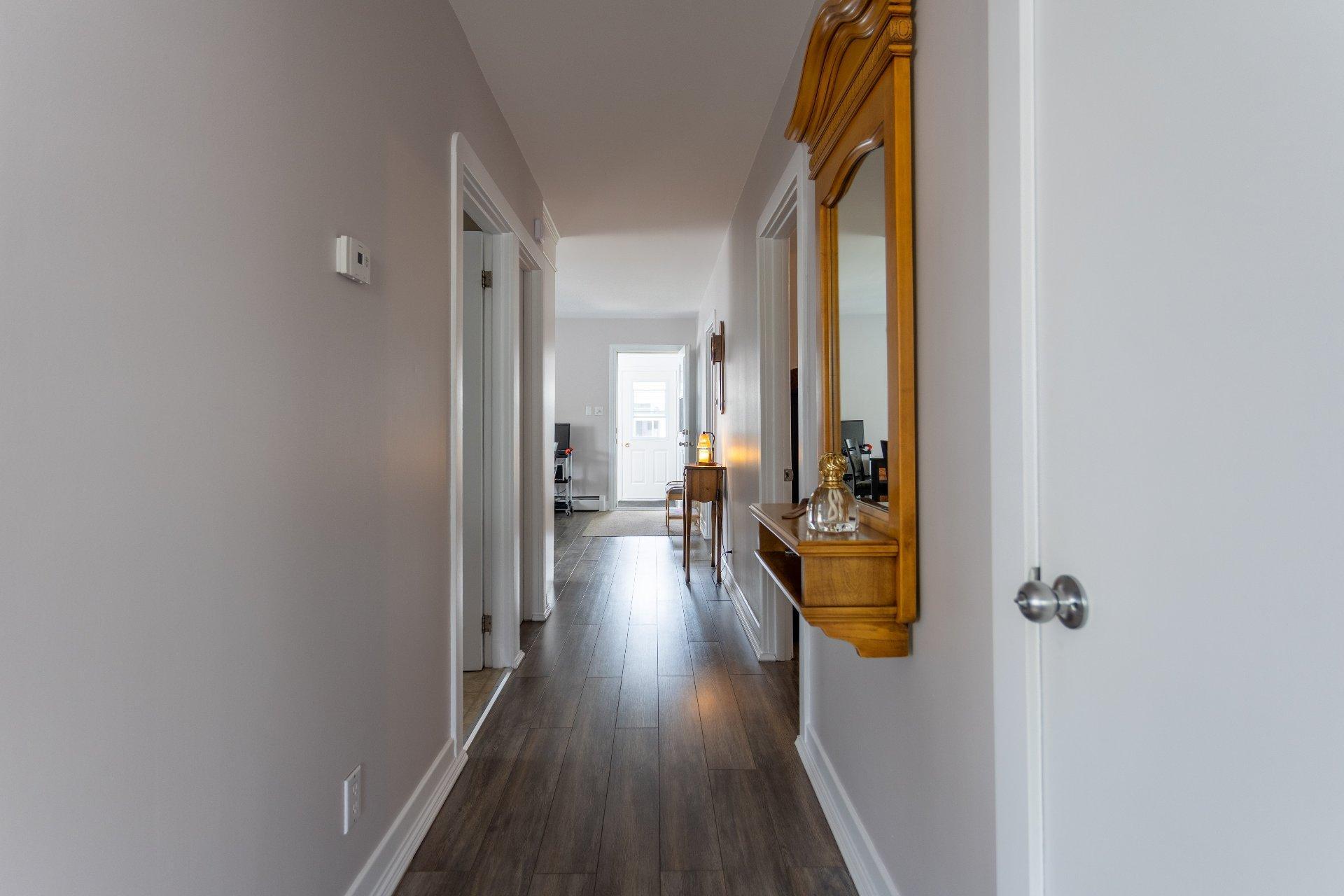 









3722

 - 3734


Boul. des Hêtres

,
Shawinigan,




QC
G9N4T6

