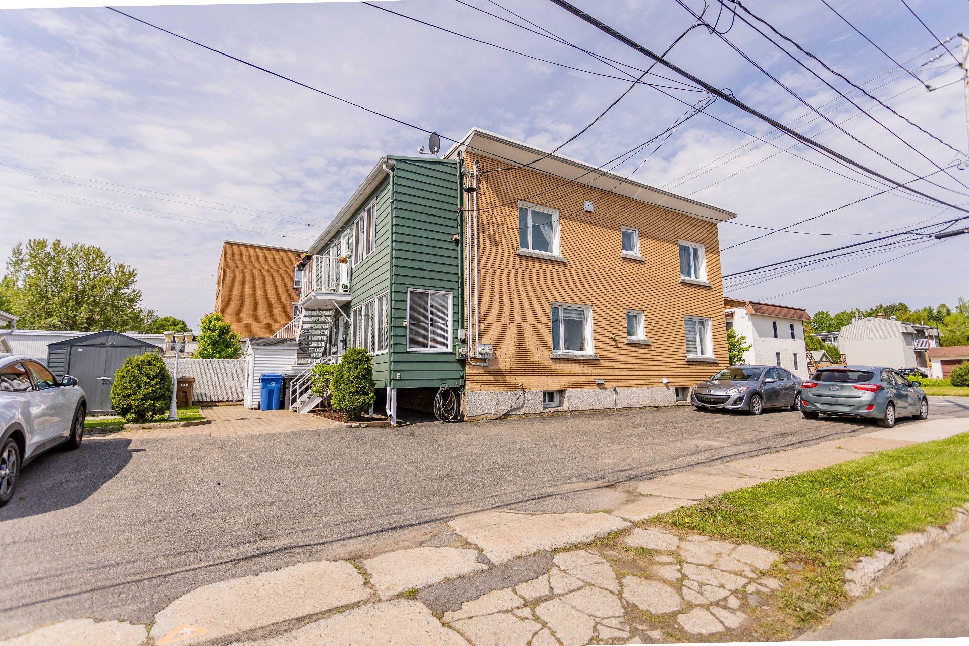 









3722

 - 3734


Boul. des Hêtres

,
Shawinigan,




QC
G9N4T6

