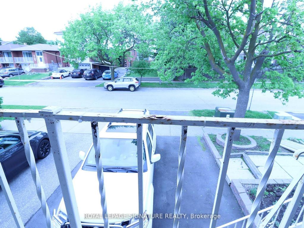









67


Major Oaks

Drive,
Brampton,




ON
L6V 3K1

