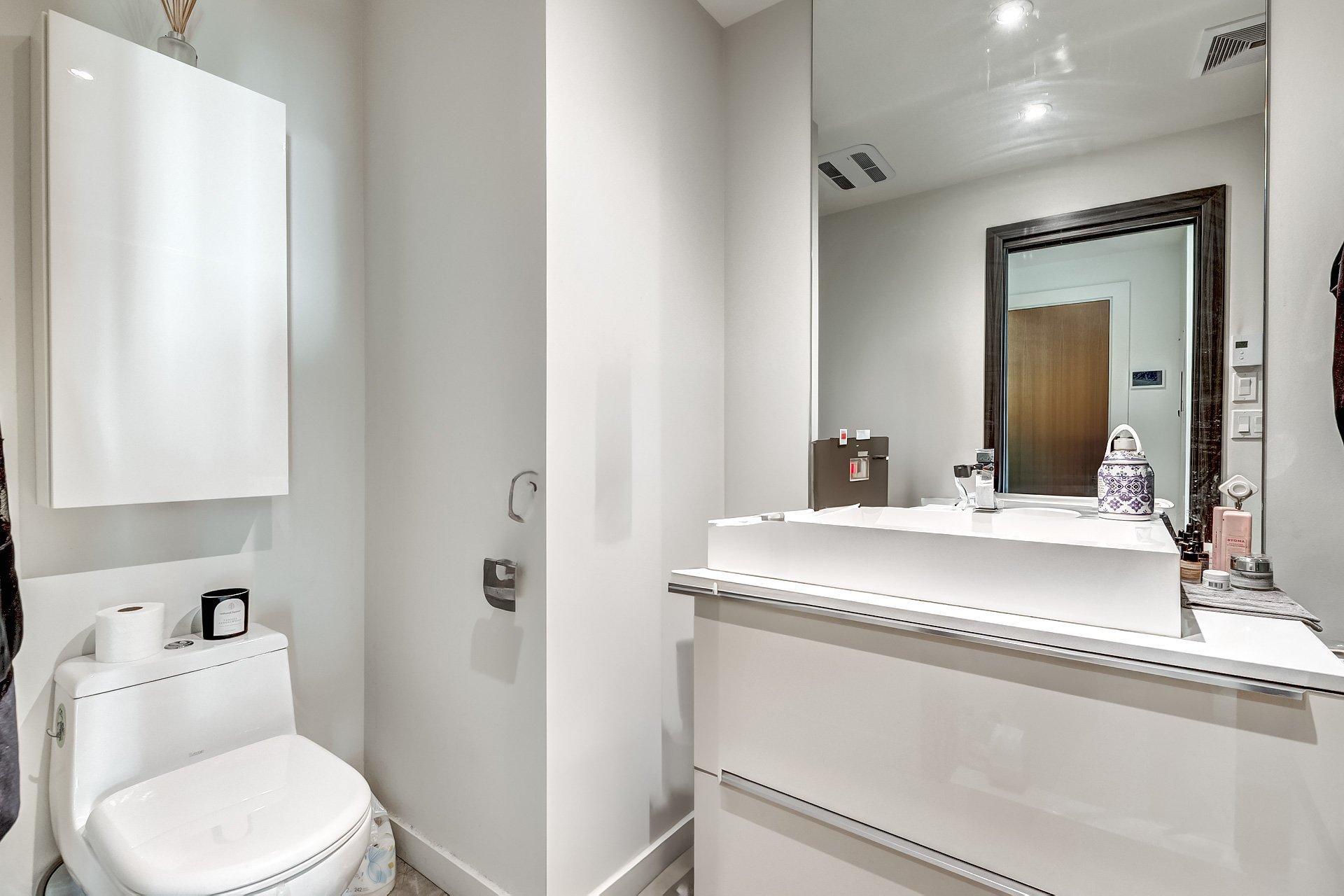 









1450


Boul. René-Lévesque O.

, 1401,
Montréal (Ville-Marie),




QC
H3G0E1

