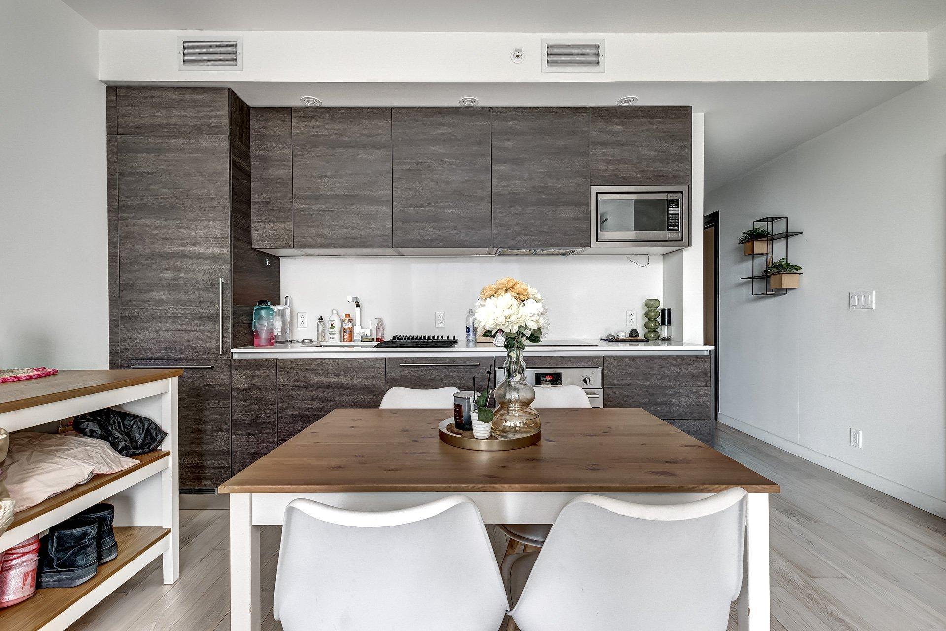 









1450


Boul. René-Lévesque O.

, 1401,
Montréal (Ville-Marie),




QC
H3G0E1

