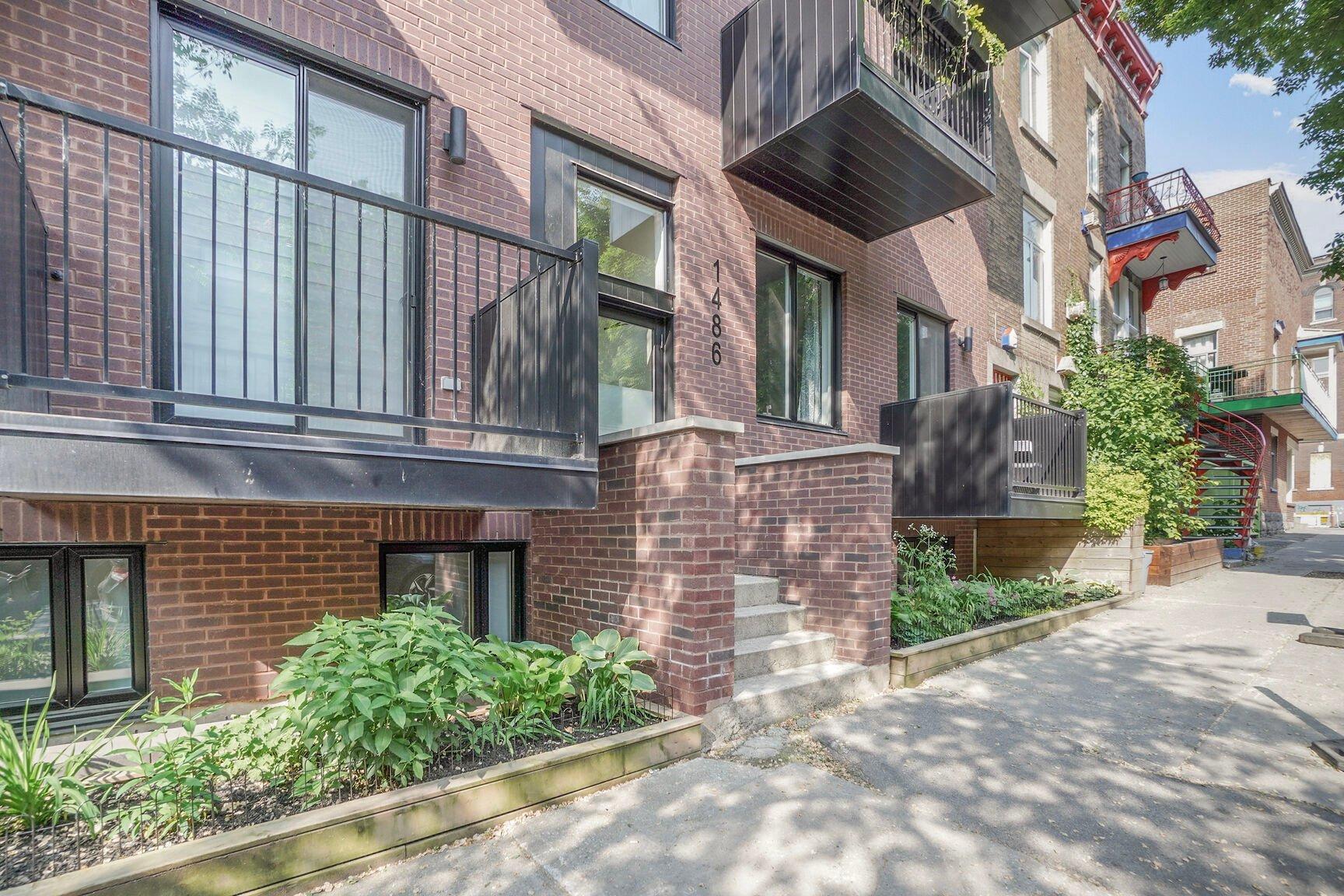 









1486


Rue Beaudry

, 302,
Montréal (Ville-Marie),




QC
H2L3E5

