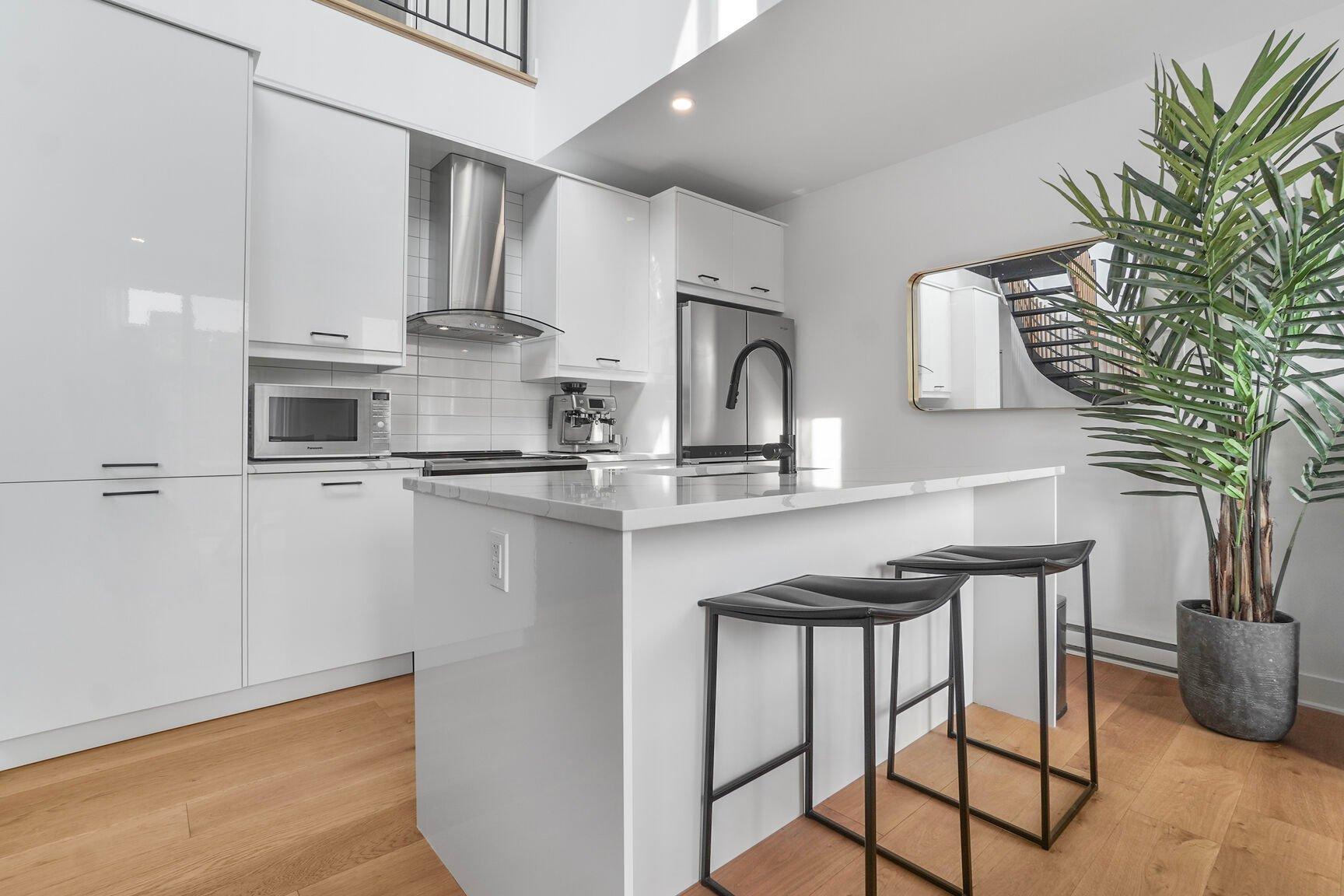 









1486


Rue Beaudry

, 302,
Montréal (Ville-Marie),




QC
H2L3E5

