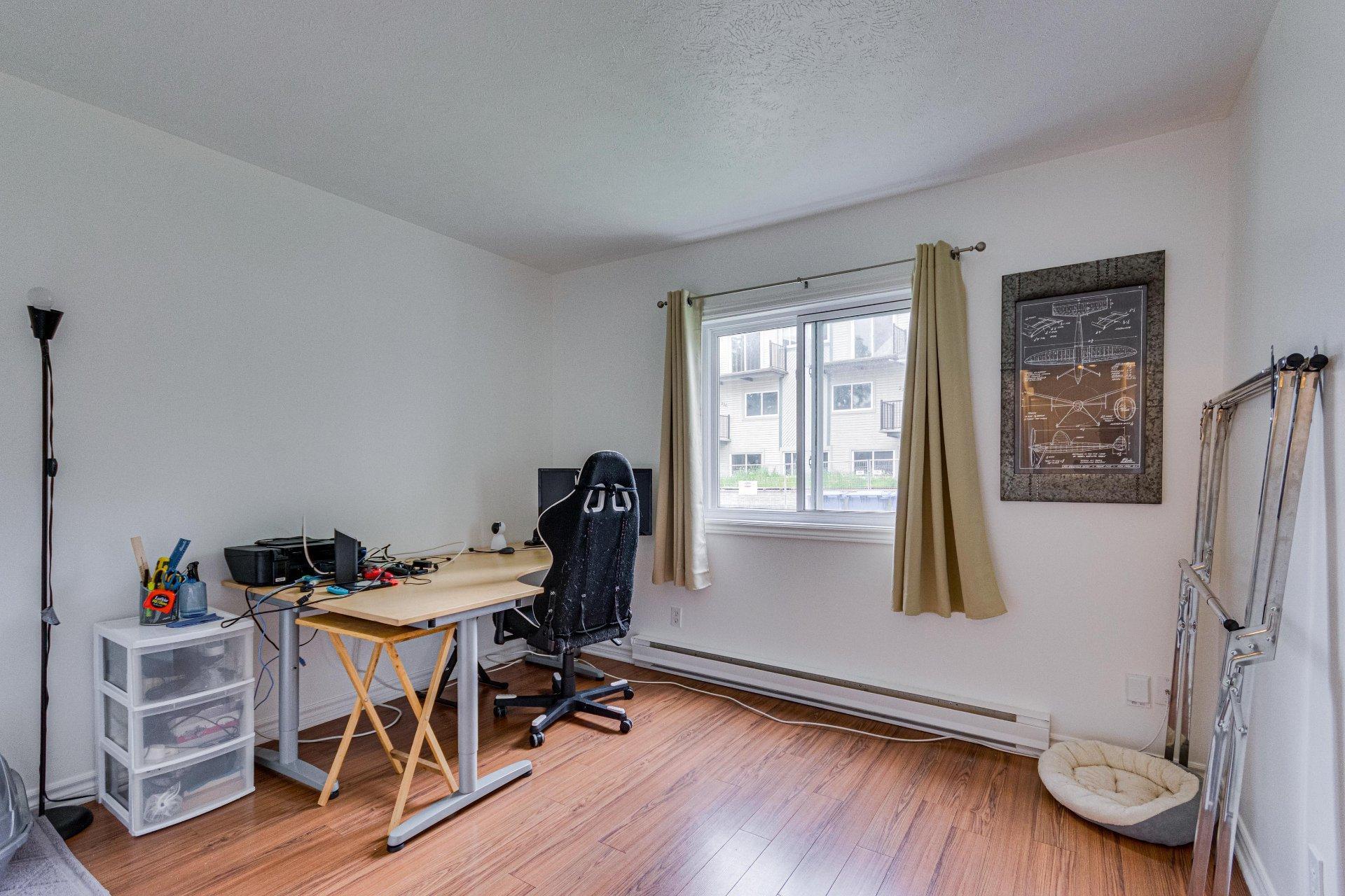 









202


Ch. Freeman

, B,
Gatineau (Hull),




QC
J8Z2B5

