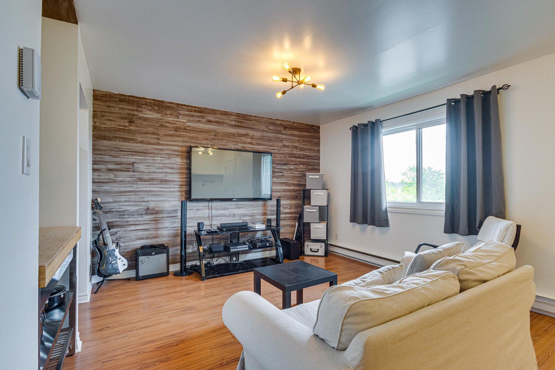 









202


Ch. Freeman

, B,
Gatineau (Hull),




QC
J8Z2B5


