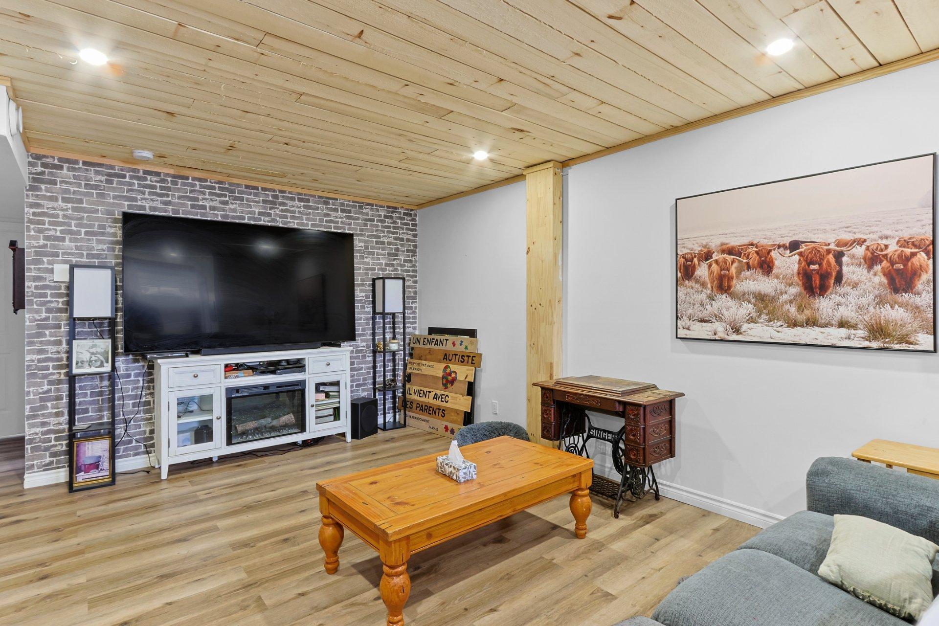 









1


Thomas Gebbie

,
Howick,




QC
J0S1G0

