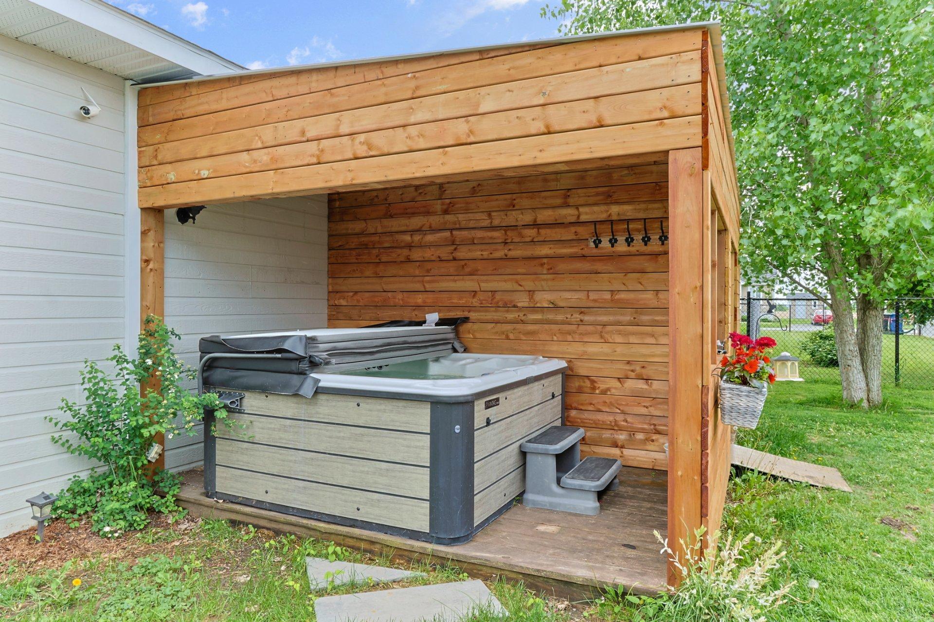 









1


Thomas Gebbie

,
Howick,




QC
J0S1G0

