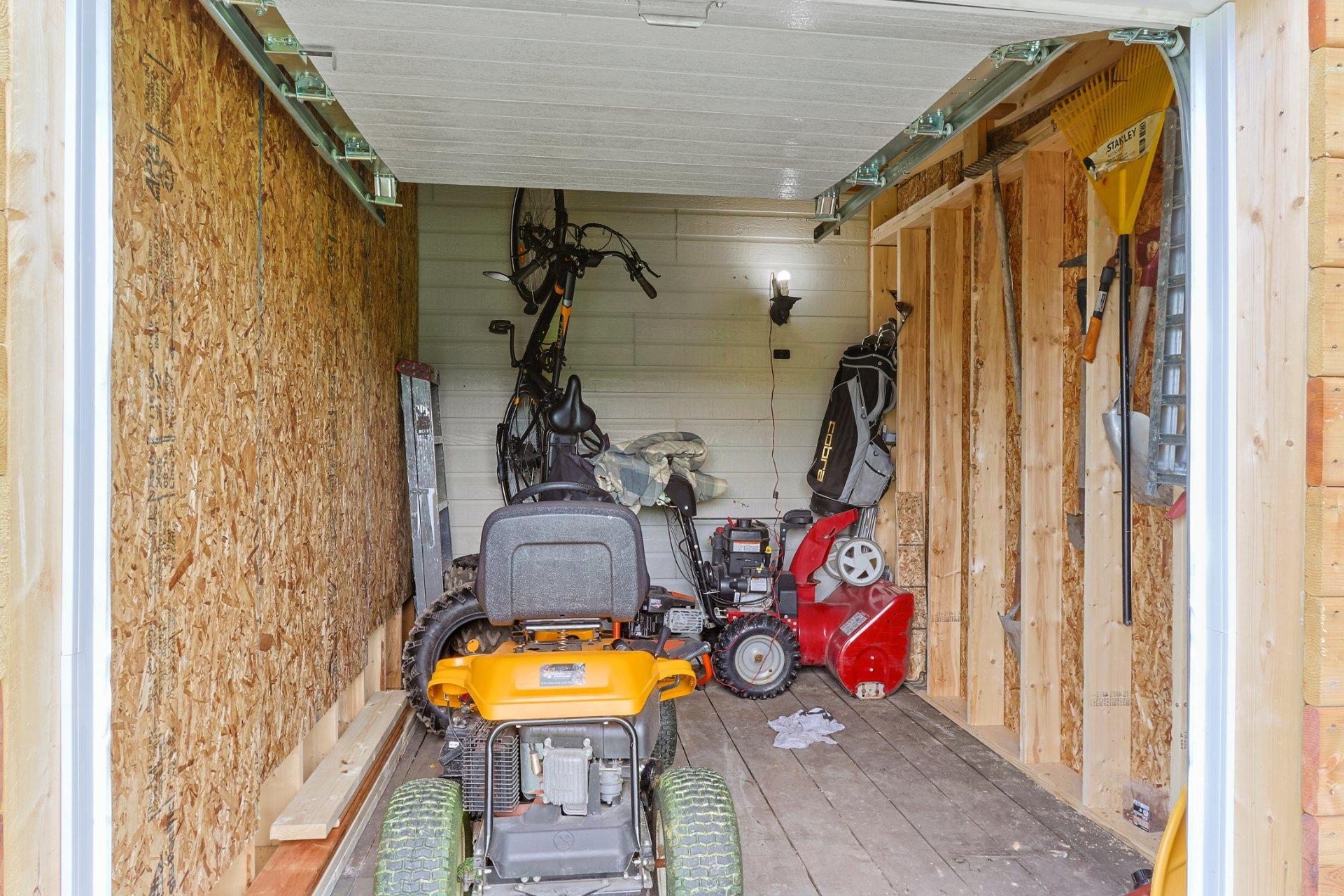 









1


Thomas Gebbie

,
Howick,




QC
J0S1G0

