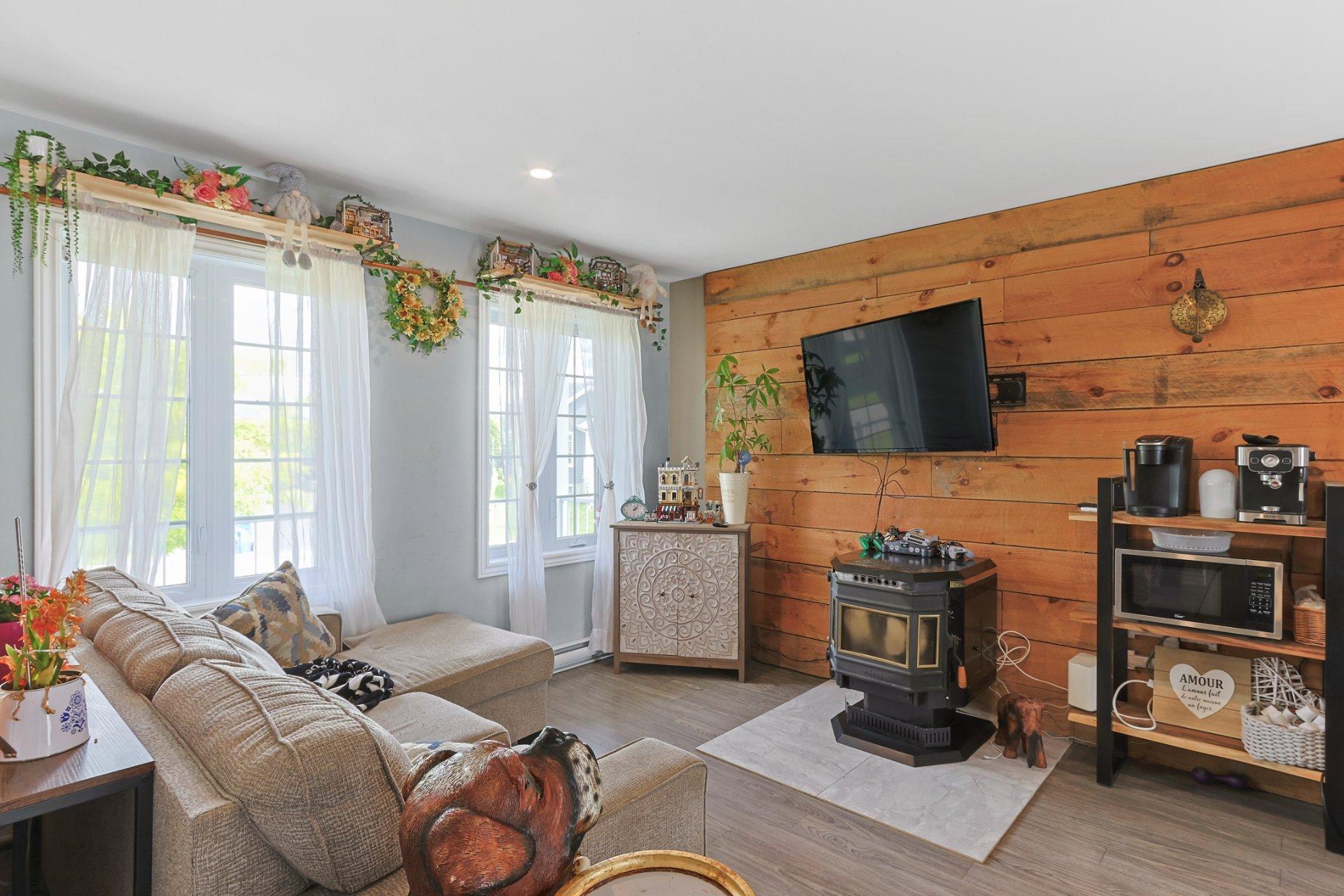 









1


Thomas Gebbie

,
Howick,




QC
J0S1G0


