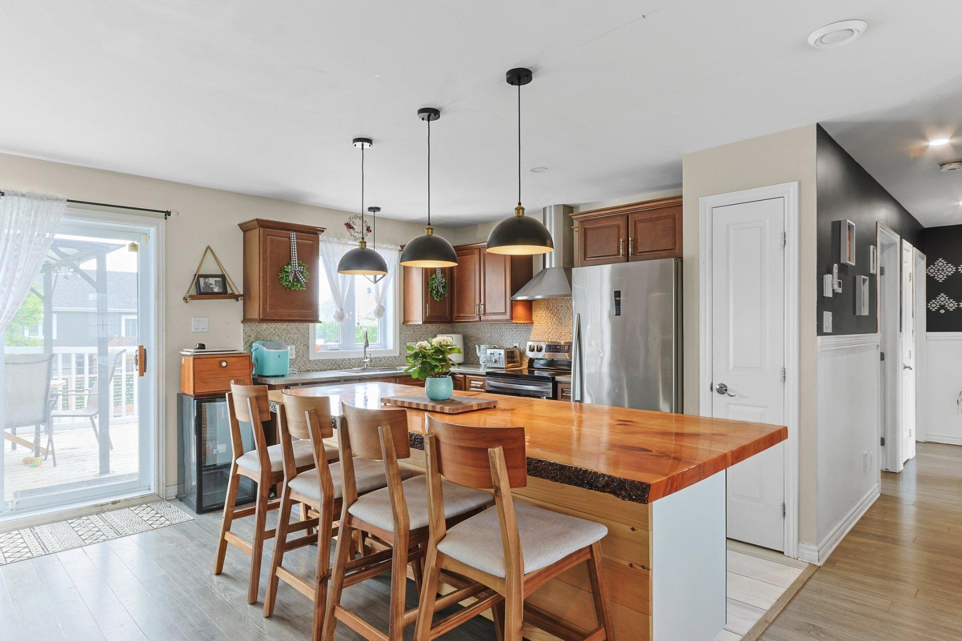 









1


Thomas Gebbie

,
Howick,




QC
J0S1G0

