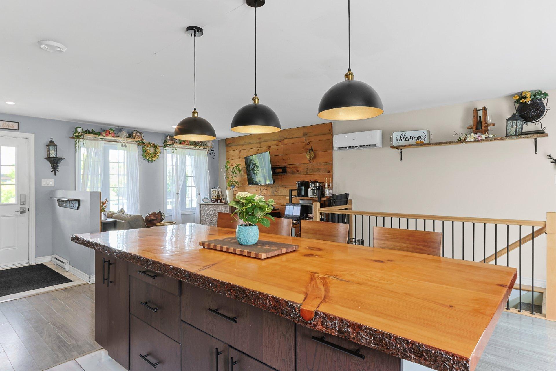 









1


Thomas Gebbie

,
Howick,




QC
J0S1G0

